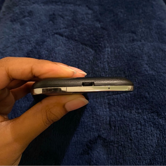 Samsung Galaxy Avant - Picture 11 of 12